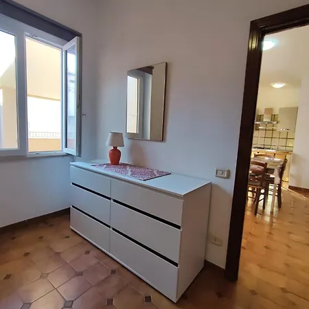 A Due Passi Dalla Spiaggia Apartment *