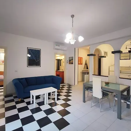 A Due Passi Dalla Spiaggia Apartamento *